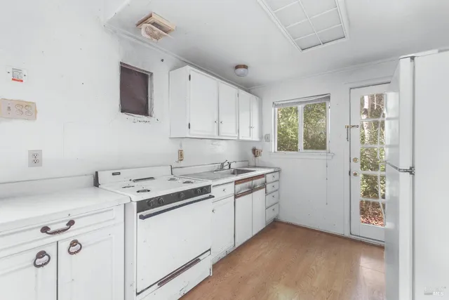 $495,000 | 10650 Woodside Drive, Forestville, CA 95436