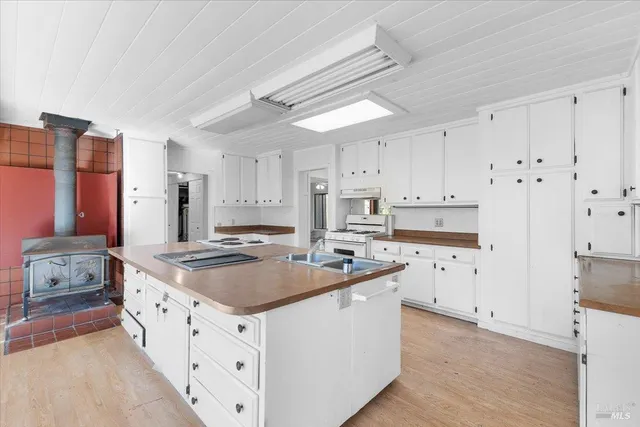 $495,000 | 10650 Woodside Drive, Forestville, CA 95436