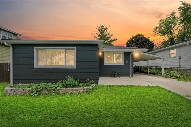 $190,000 | 1226 South Low Street, Bloomington, IL 61701