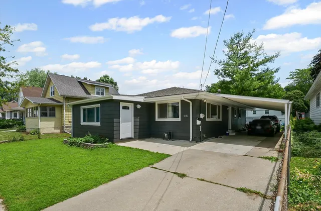 $190,000 | 1226 South Low Street, Bloomington, IL 61701