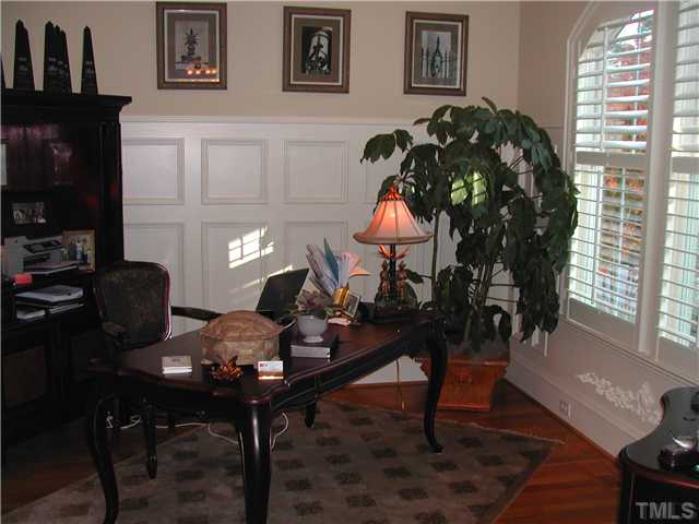 7822 Monument Lane Raleigh, NC 27615 - Photo 4 of 12 Library