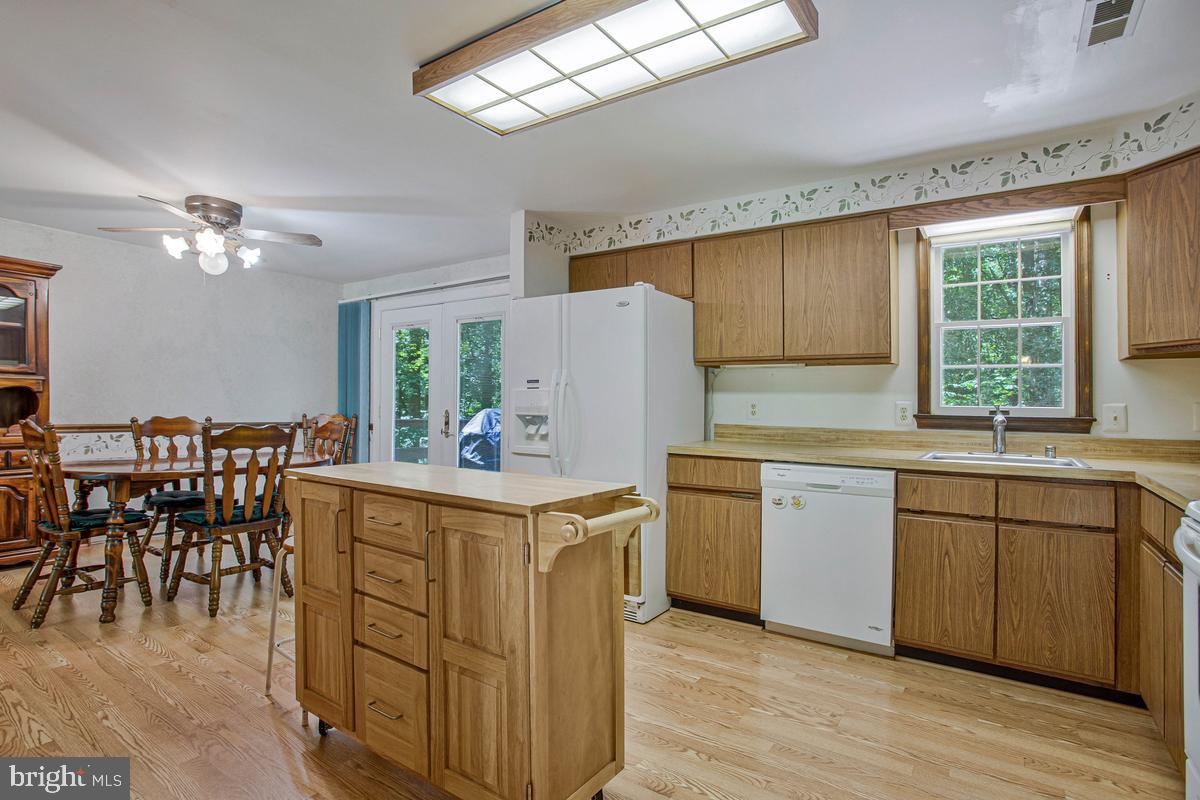 6524 Wilson Road Friendship, MD 20758 - Photo 12 of 48