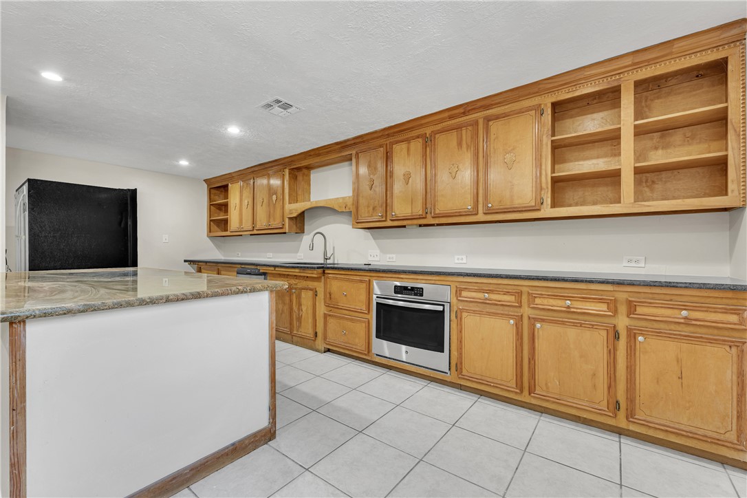 2201 Barak Lane Bryan, TX 77802 - Photo 6 of 19