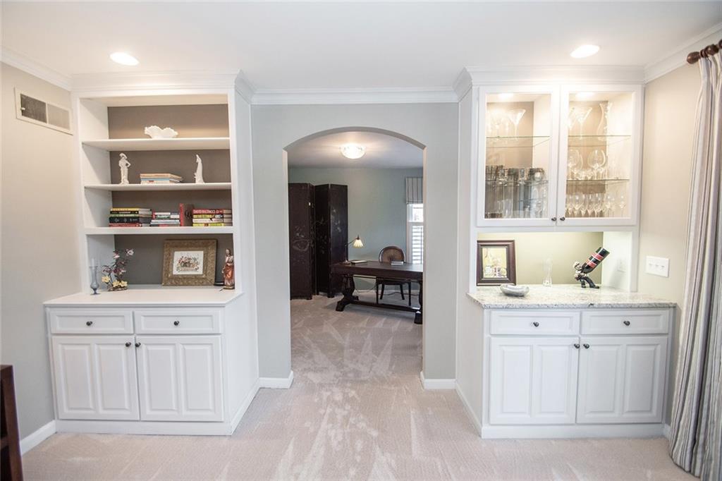 7140 Dean Road Indianapolis, IN 46240 - Photo 9 of 38 Gallery Image 9