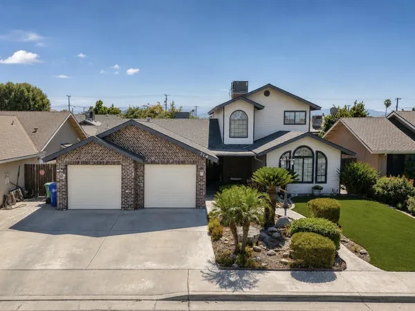 $445,000 | 514 Balmoral Drive, Porterville, CA 93257