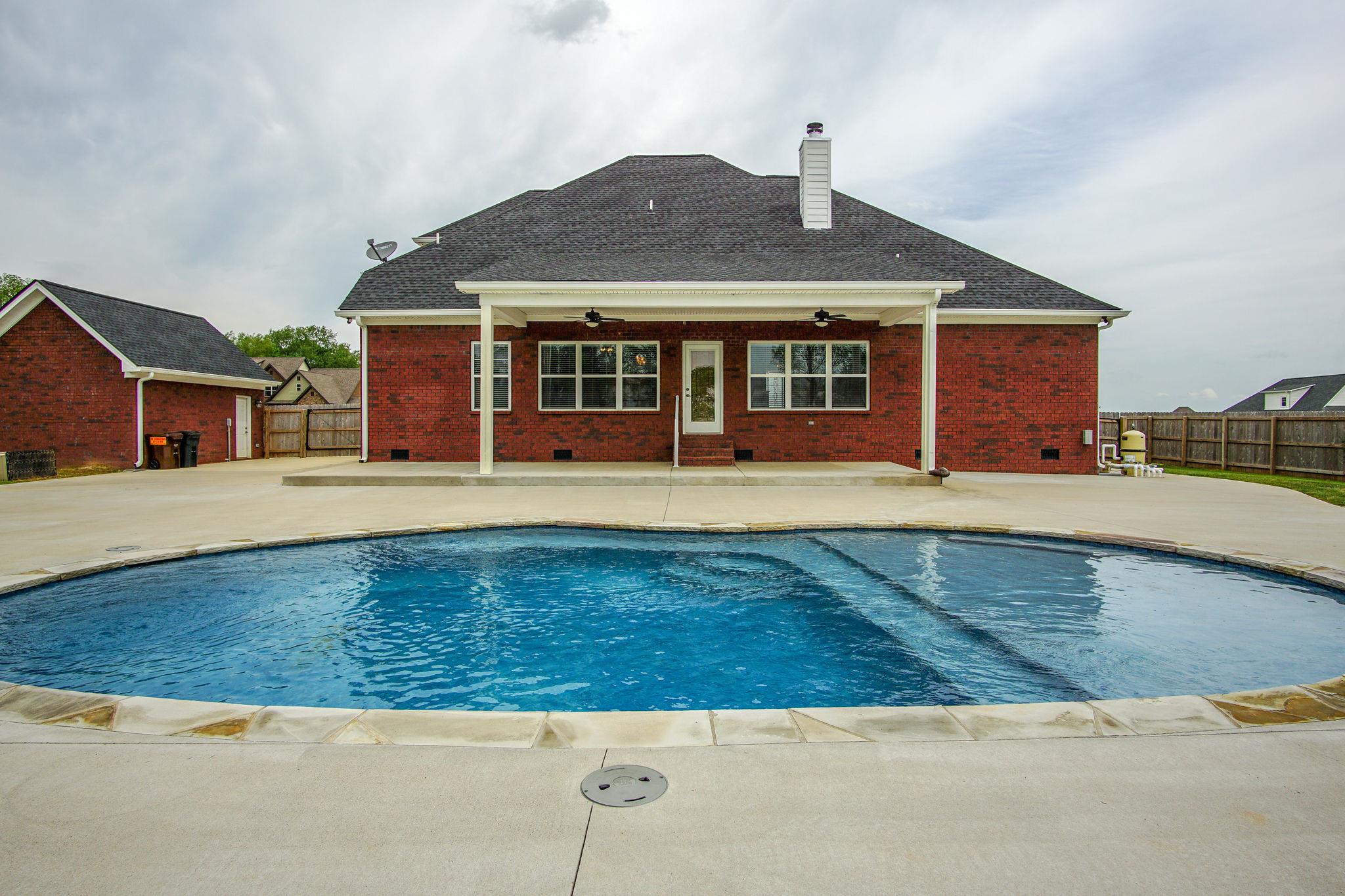 3029 Briley Path Columbia, TN 38401 - Photo 4 of 28 front view of a house with a yard