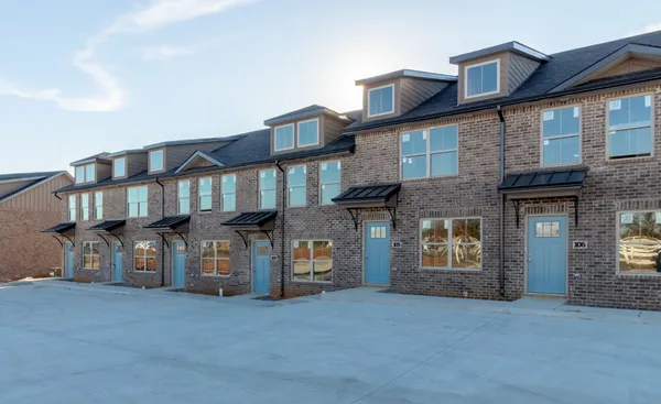 $1,395 | 1000 Henry Pl Boulevard, Unit 404, Clarksville, TN 37042