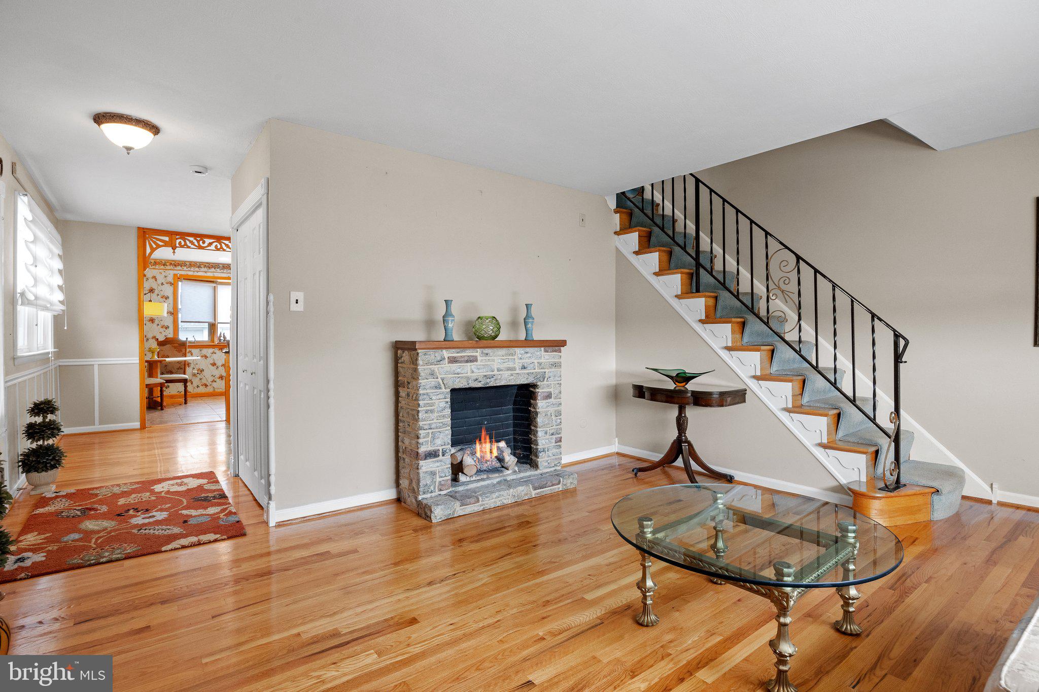 7020 Voigt Road Philadelphia, PA 19128 - Photo 7 of 27 Living Room
