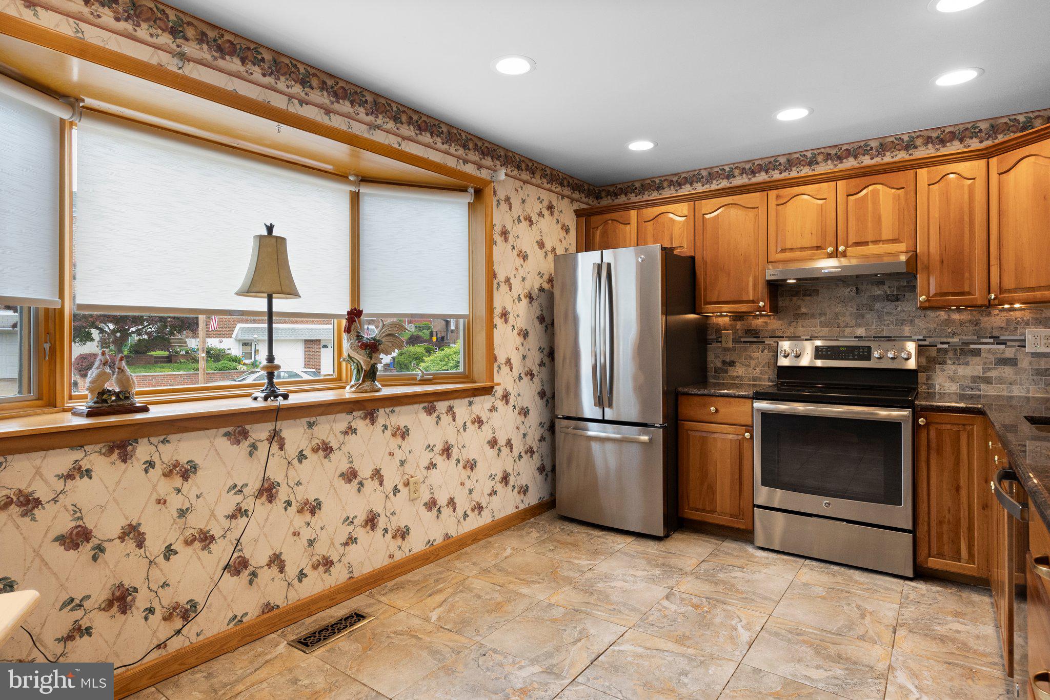 7020 Voigt Road Philadelphia, PA 19128 - Photo 9 of 27 Kitchen