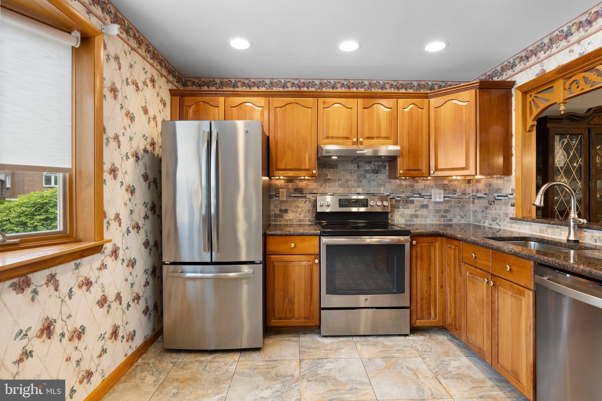 7020 Voigt Road Philadelphia, PA 19128 - Photo 10 of 27 Kitchen