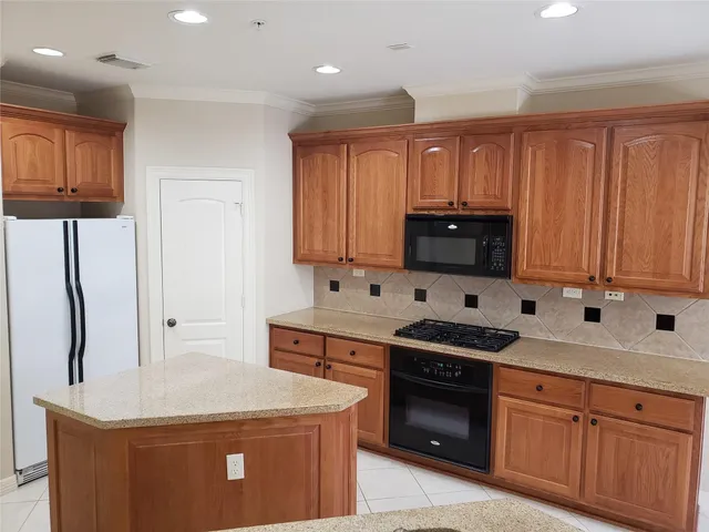 $2,600 | 4330 Lake Run Drive, Missouri City, TX 77459