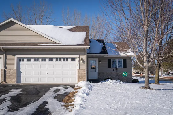 $315,000 | 327 Wildwood Circle, Roberts, WI 54023