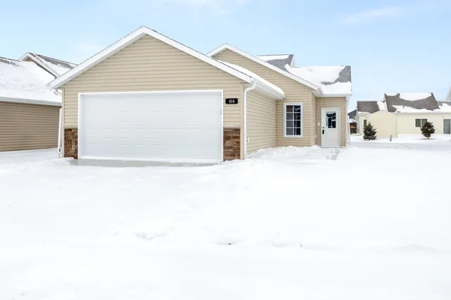 $433,119 | 414 Westview Lane East, West Fargo, ND 58078