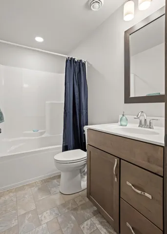 $433,119 | 414 Westview Lane East, West Fargo, ND 58078