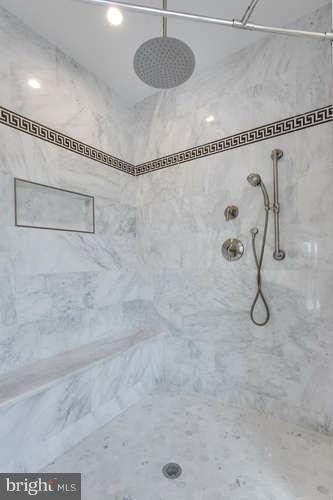 7118 Churchill Road McLean, VA 22101 - Photo 19 of 30 Bath (Master)