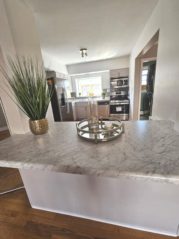 7526 North Ridge Boulevard, Unit 3W Chicago, IL 60645 - Photo 4 of 11