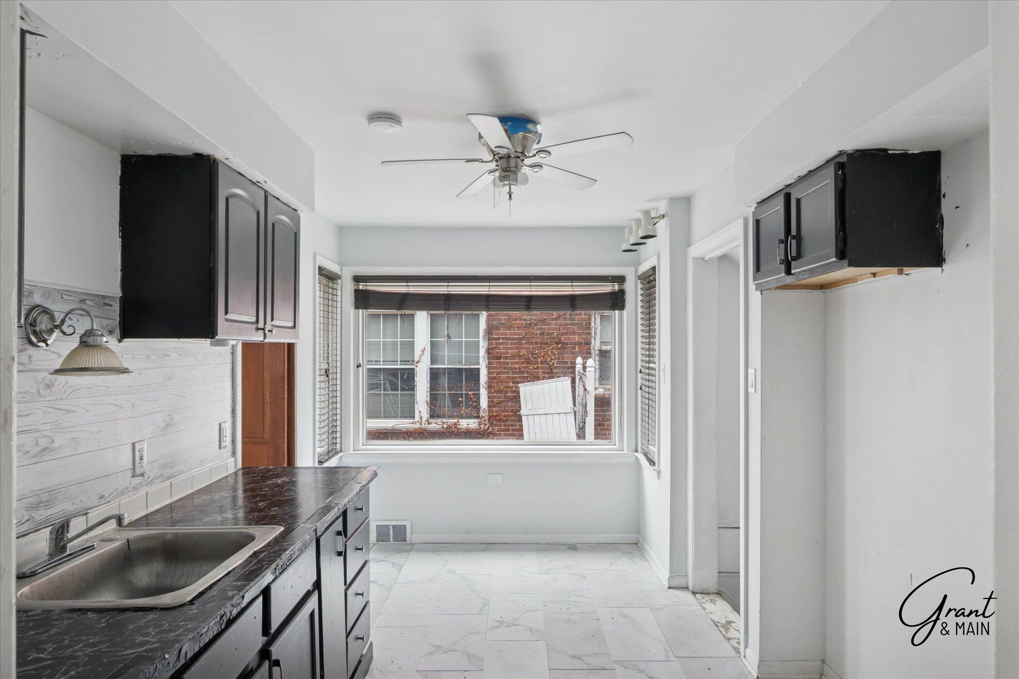 10867 Balfour Road Detroit, MI 48224 - Photo 5 of 19 14-14-10867 Balfour Rd Detroit, MI 4822