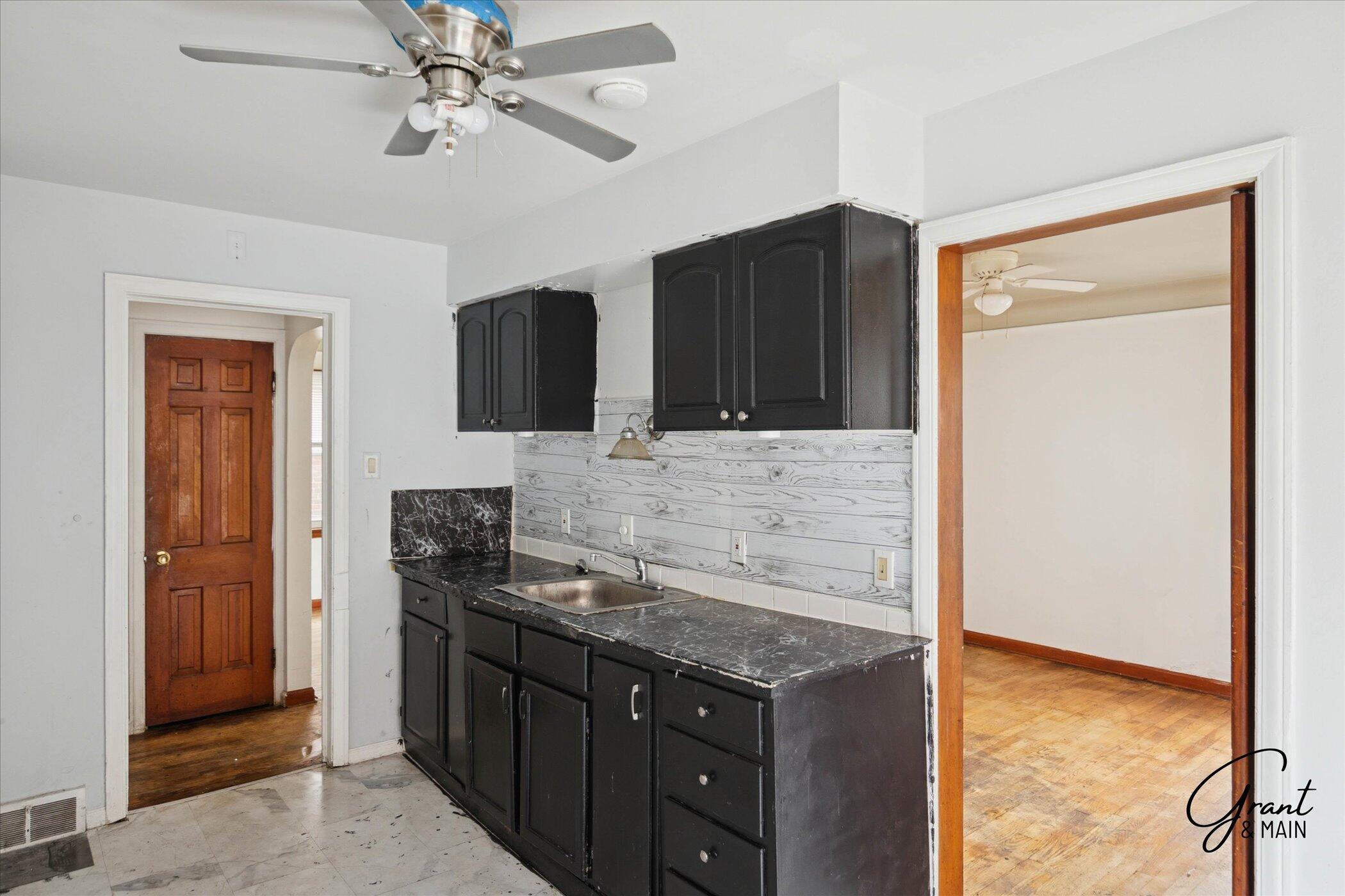 10867 Balfour Road Detroit, MI 48224 - Photo 7 of 19 18-18-10867 Balfour Rd Detroit, MI 4822