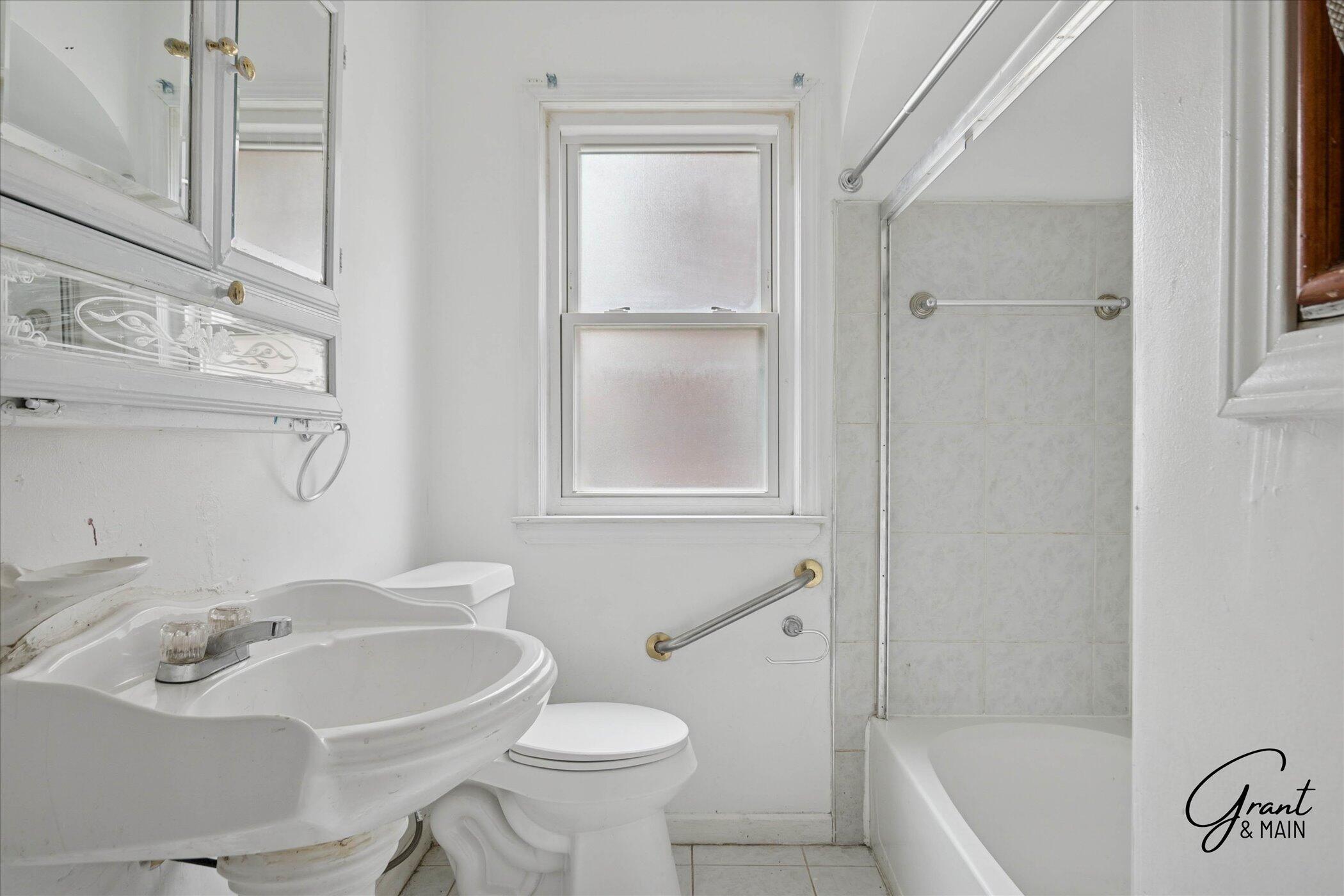 10867 Balfour Road Detroit, MI 48224 - Photo 8 of 19 20-20-10867 Balfour Rd Detroit, MI 4822