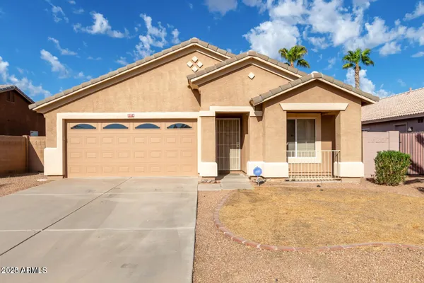 $2,300 | 3570 South Moccasin Trail, Gilbert, AZ 85297