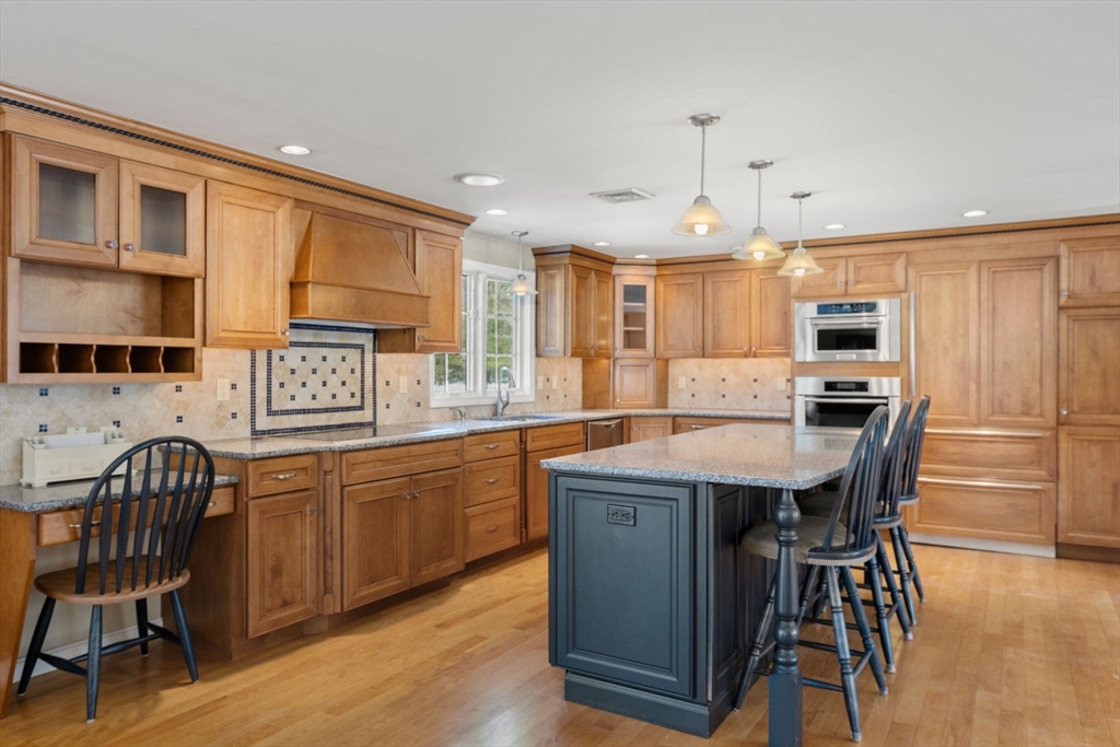 361 County Road Hanson, MA 02341 - Photo 4 of 13