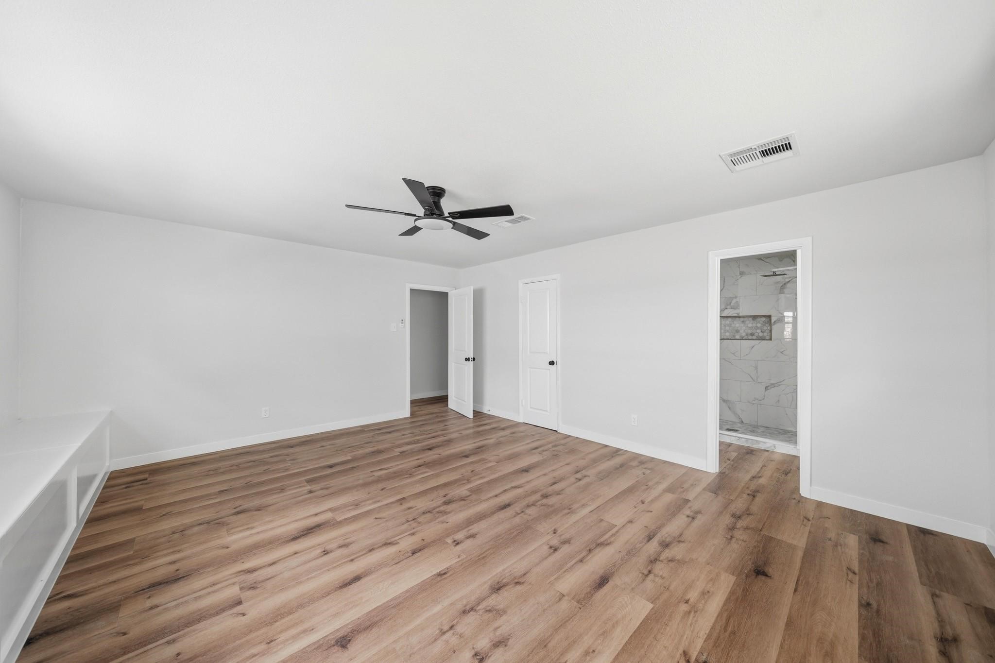 5926 Warm Springs Road Houston, TX 77035 - Photo 12 of 16 Gallery Image 12