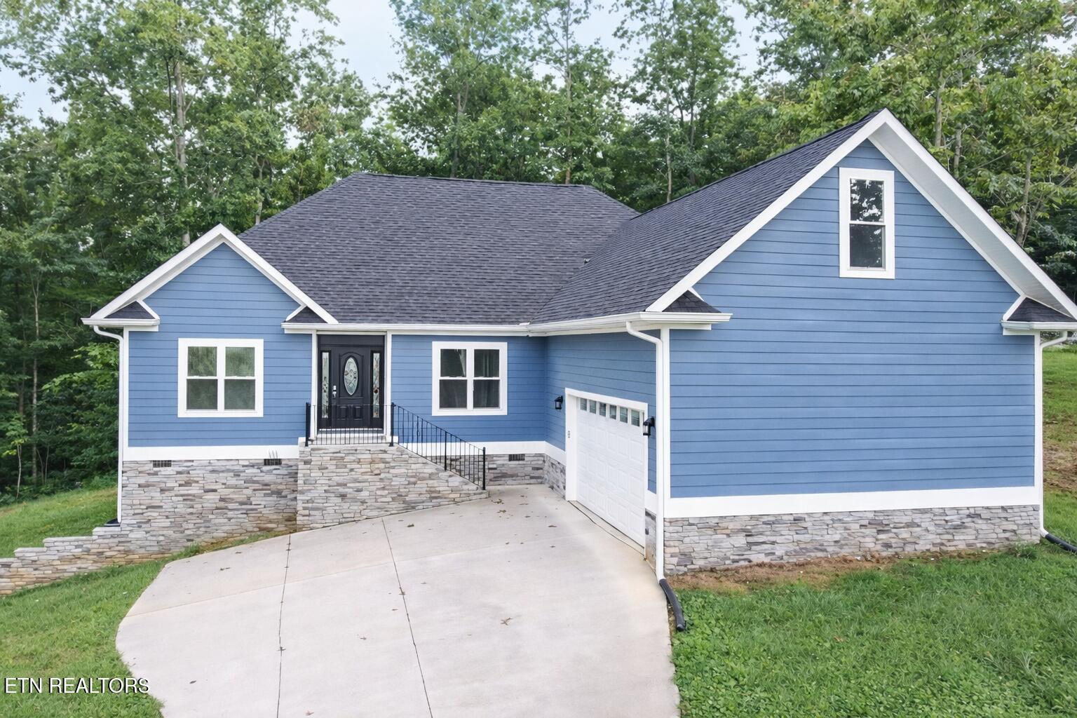 553 Hickory Point Lane Maynardville, TN 37807 - Photo 2 of 36 1000040201