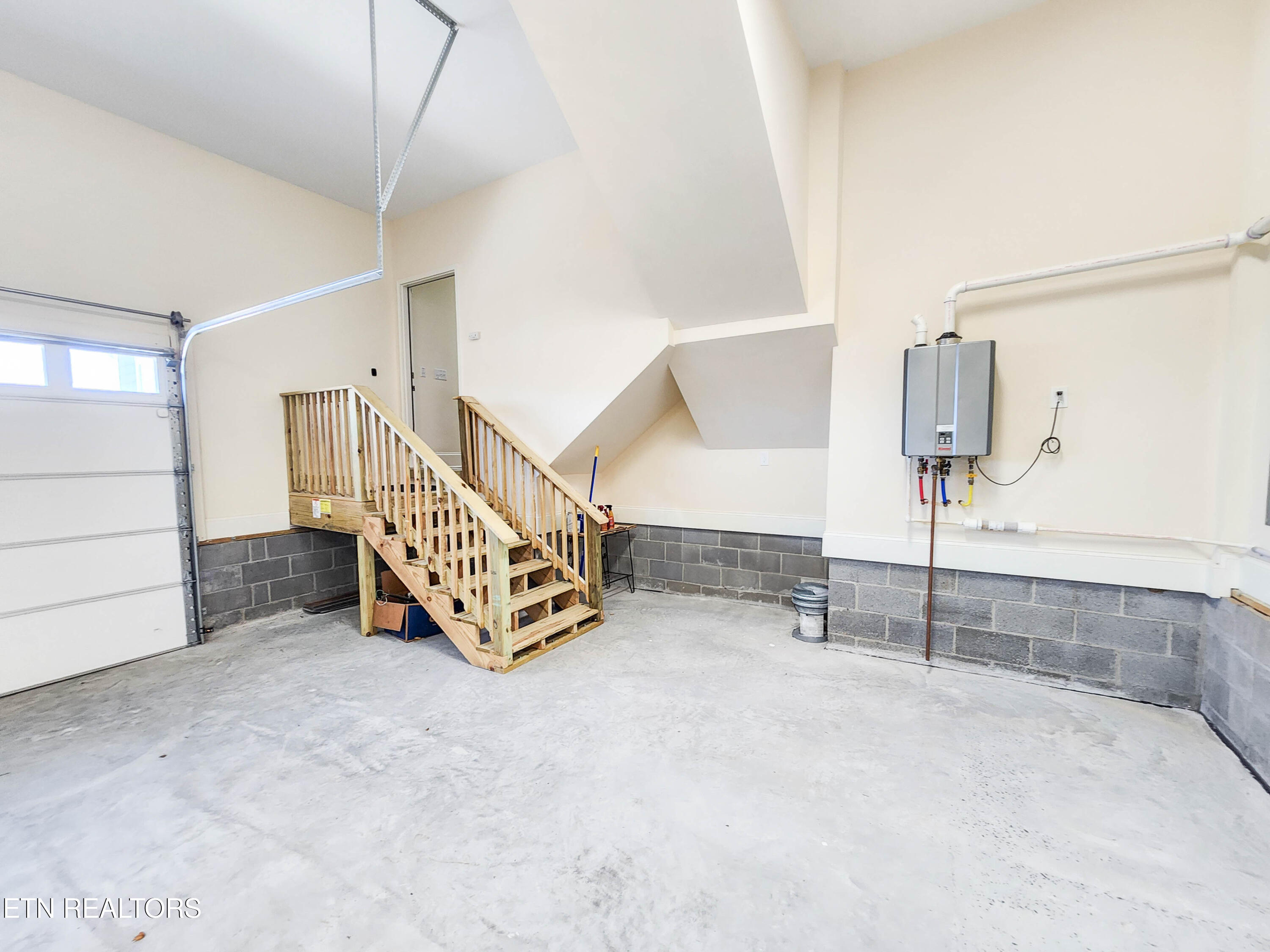 553 Hickory Point Lane Maynardville, TN 37807 - Photo 33 of 36 hickory pointe gar3