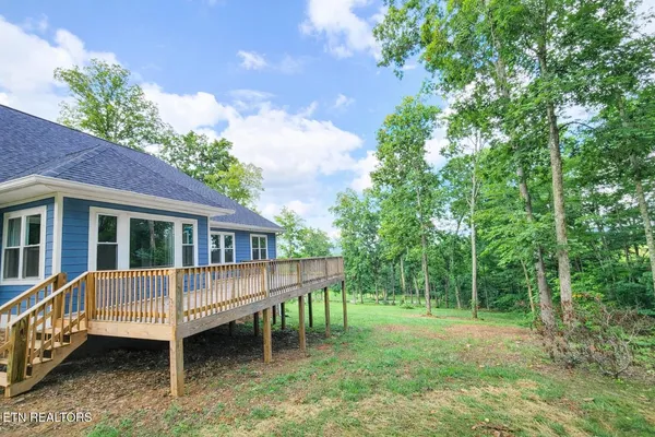 $549,900 | 553 Hickory Point Lane, Maynardville, TN 37807