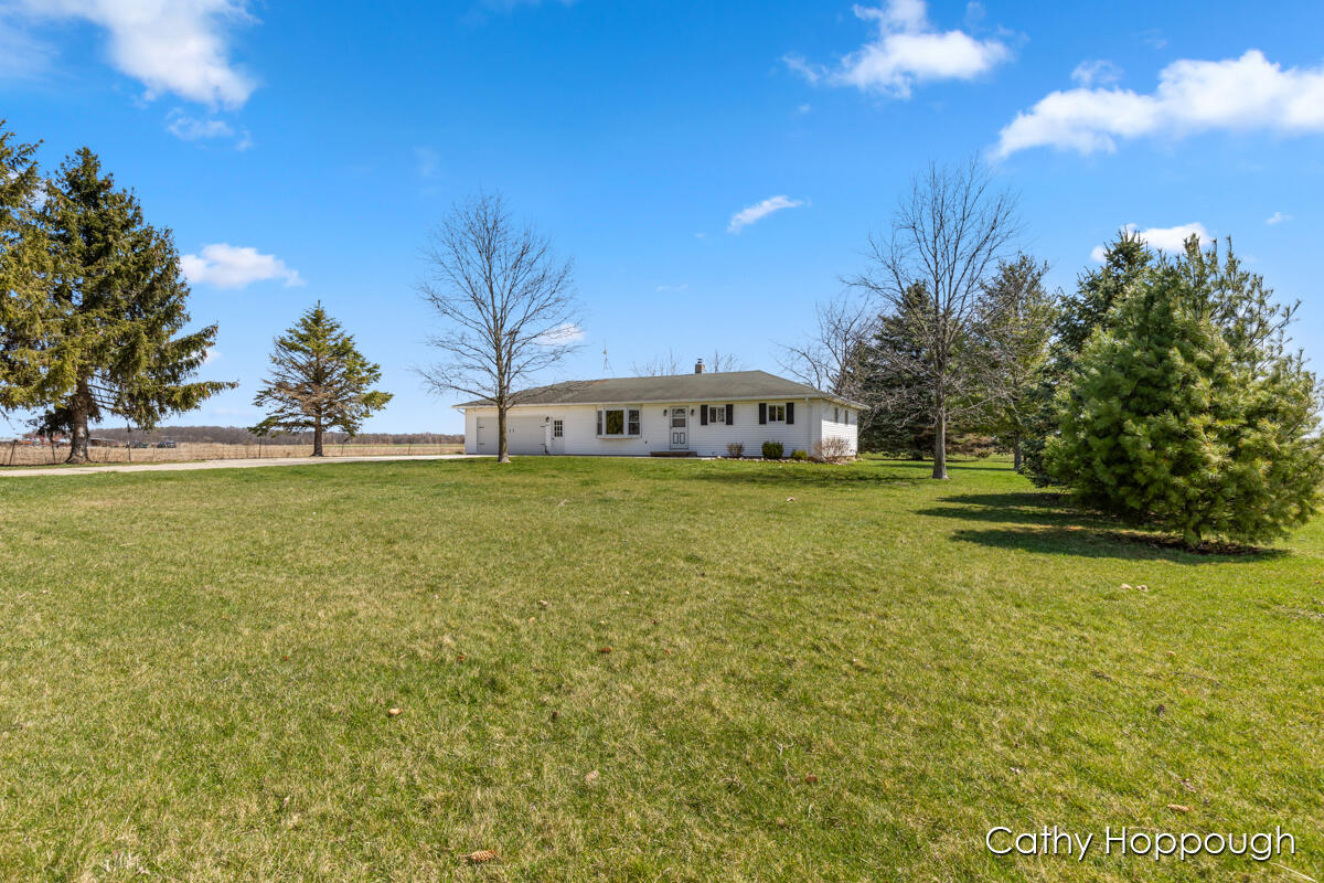 8755 South Francis Road Dewitt, MI 48820 - Photo 3 of 25 IMG_1002