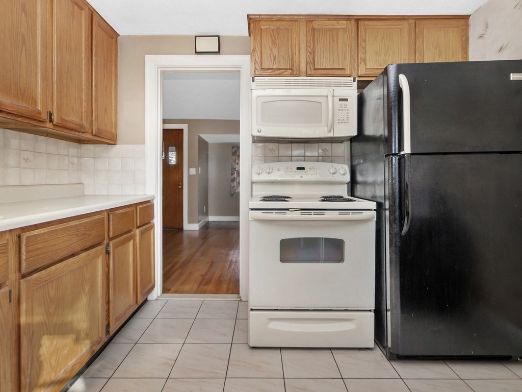 5 Pelham Road Waltham, MA 02453 - Photo 3 of 37 Gallery Image 3