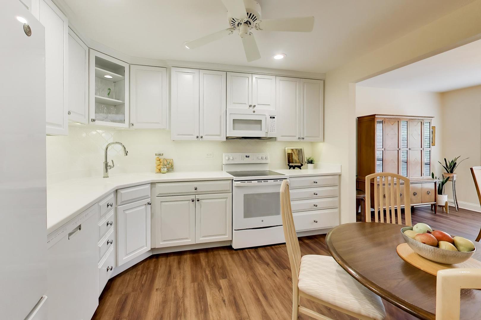1066 Shermer Road, Unit 20 Northbrook, IL 60062 - Photo 4 of 27