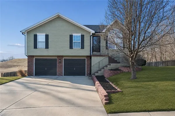 $350,000 | 5614 North Mercier Street, Kansas City, MO 64118