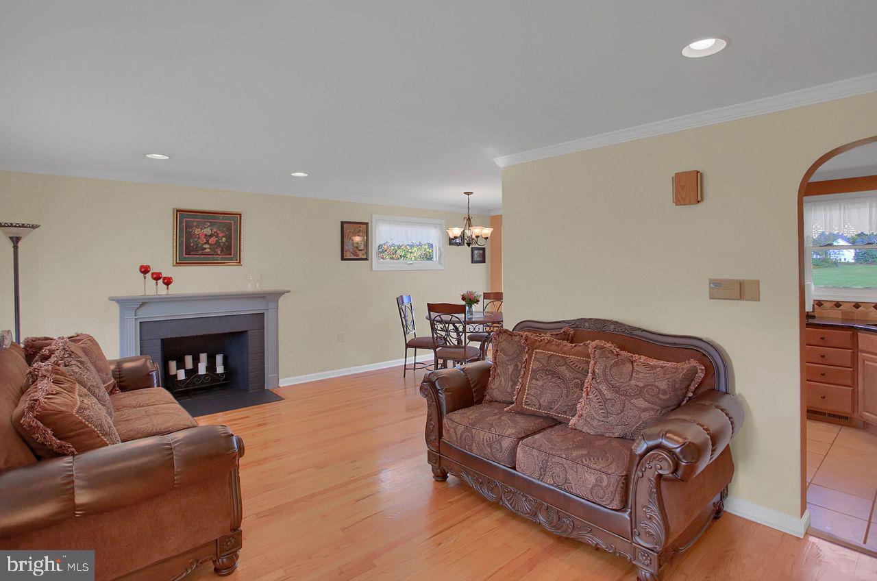 18 Sharon Road Enola, PA 17025 - Photo 8 of 38 Gallery Image 8
