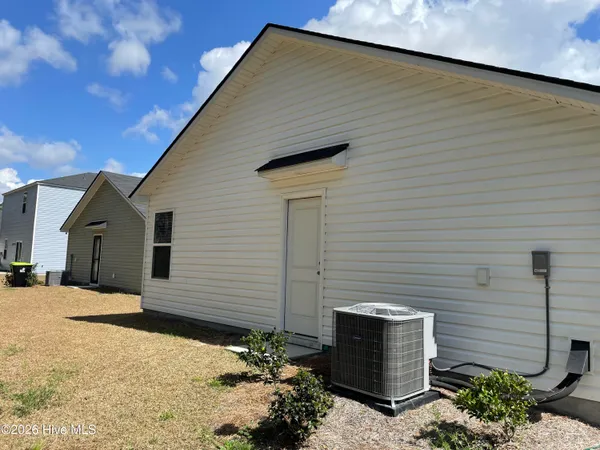 $1,900 | 462 Ladyfish Loop Northwest, Sunset Beach, NC 28468