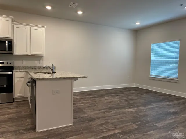 $1,800 | 1650 Iroquois Court, Pensacola, FL 32534