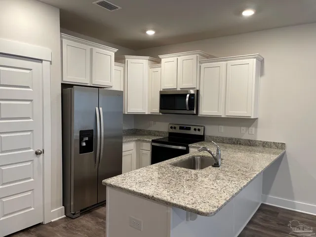 $1,800 | 1650 Iroquois Court, Pensacola, FL 32534