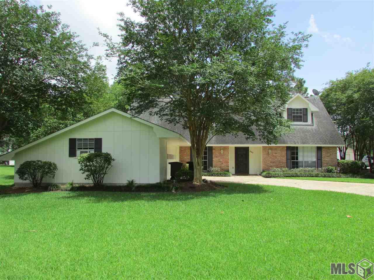 845 Diron Circle Baton Rouge, LA 70810 - Photo 2 of 17 Front View