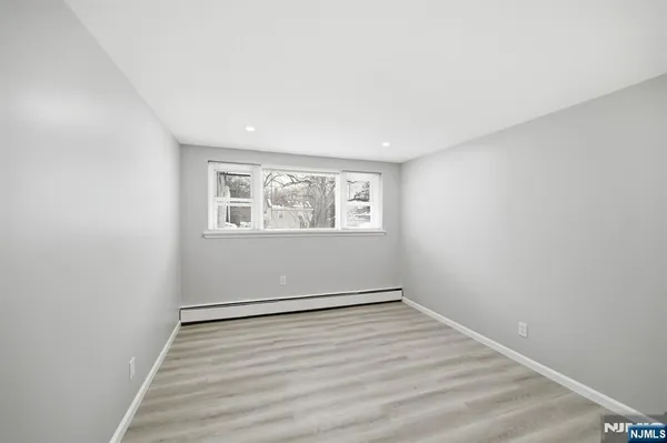 $2,750 | 210 River Road, New Milford, NJ 07646