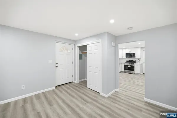 $2,750 | 210 River Road, New Milford, NJ 07646