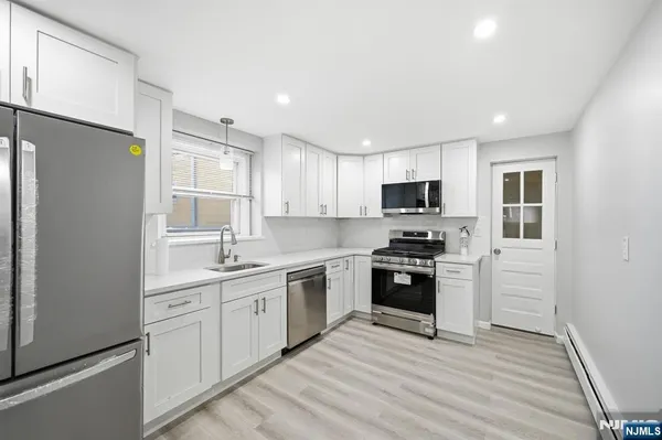 $2,750 | 210 River Road, New Milford, NJ 07646