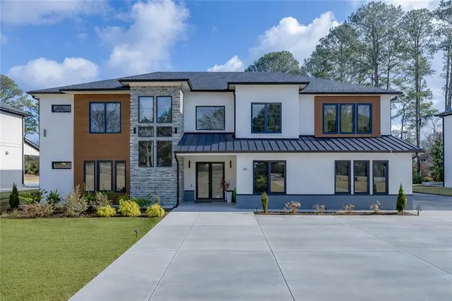 a view of a yard in front of a house