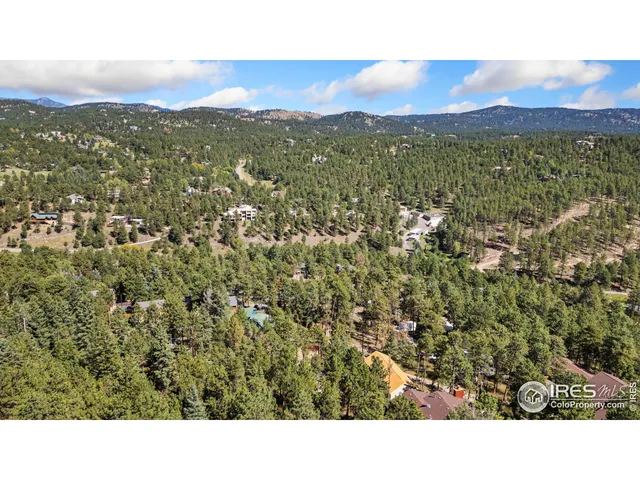 a black and white photo of a city