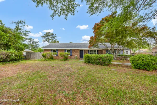 $2,400 | 917 Wordsworth Drive, Wilmington, NC 28405