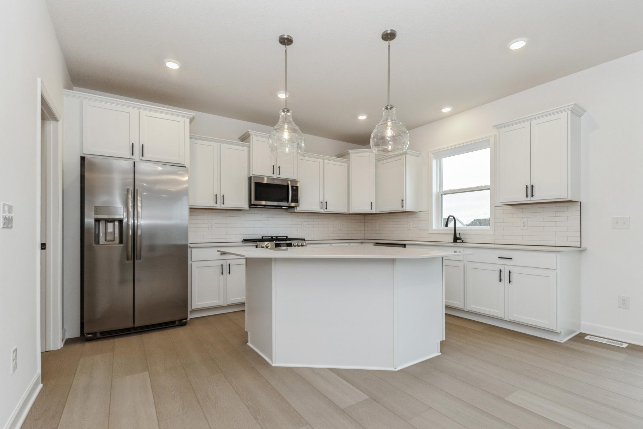 1511 England Way Shakopee, MN 55379 - Photo 4 of 29