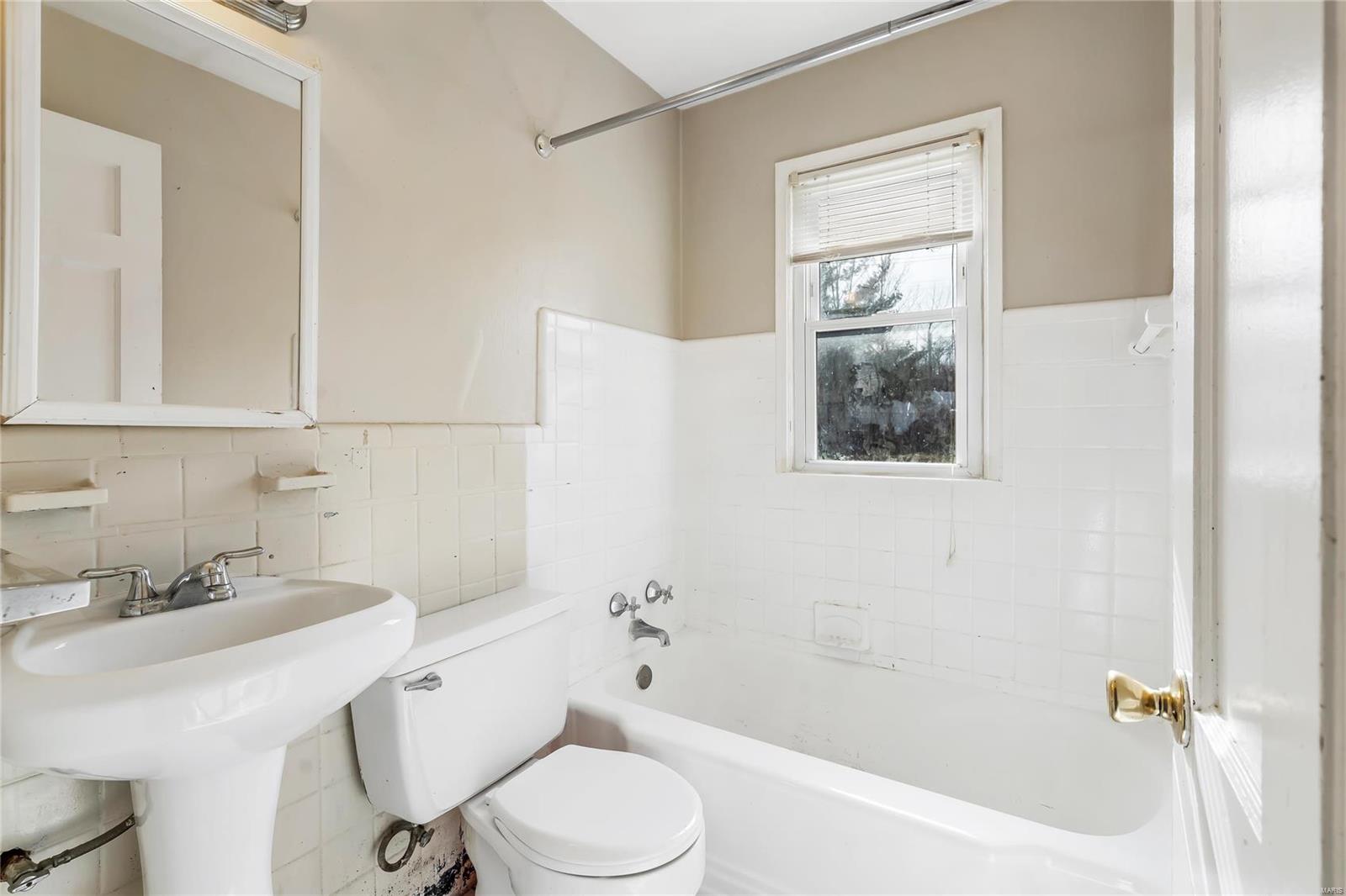 6001 Napier Drive St. Louis, MO 63134 - Photo 8 of 12