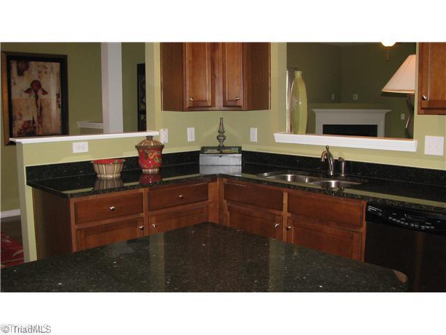Kitchen. Beautiful Granite