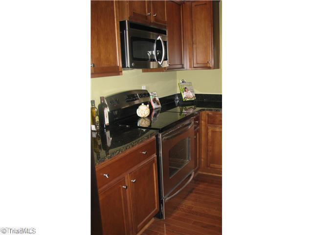 3317 Grandview Club Road Pfafftown, NC 27040 - Photo 8 of 16 Kitchen. Stainless Steel Appliances
