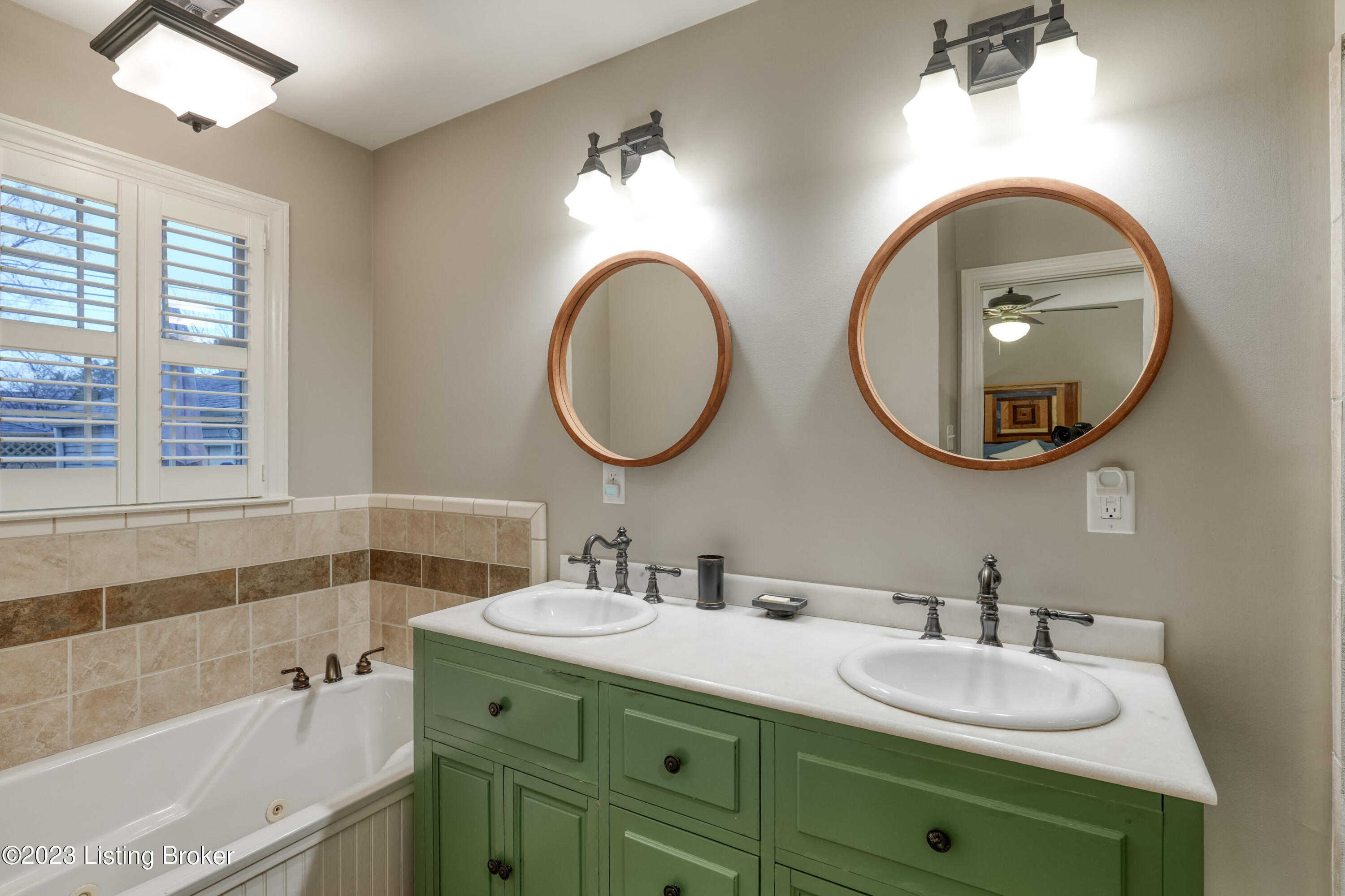 218 Don Allen Road Louisville, KY 40207 - Photo 25 of 48 035 - 20230303 09479