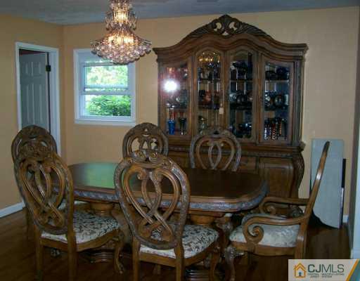 8 Winton Road East Brunswick, NJ 08816 - Photo 3 of 9 Gallery Image 3